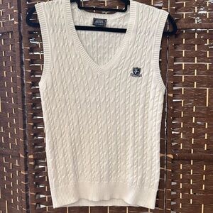 White cable knit, V-neck vest ladies size extra large